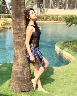 Hiba Nawab feet photo 2
