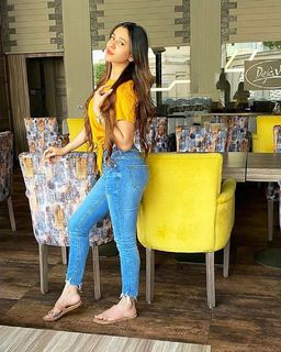 Hiba Nawab feet photo 3