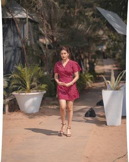 Hiba Nawab feet photo 15