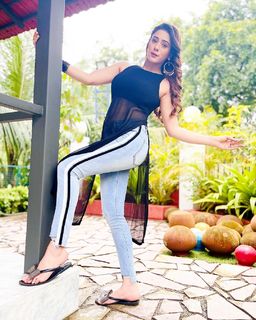 Hiba Nawab feet photo 5