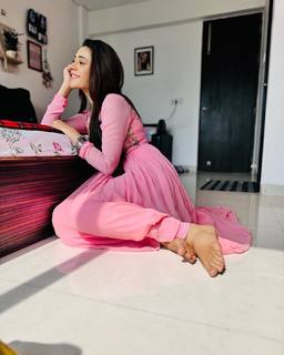 Hiba Nawab feet photo 4