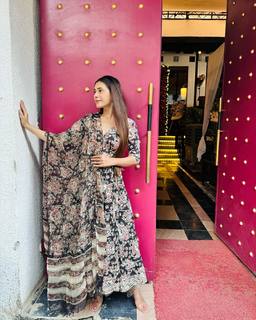 Hiba Nawab feet photo 1