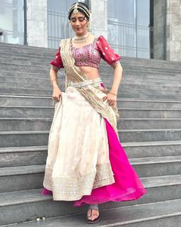 Hiba Nawab feet photo 16