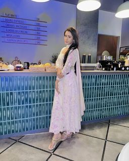 Hiba Nawab feet photo 9