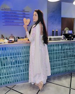 Hiba Nawab feet photo 8