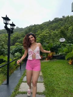 Hiba Nawab feet photo 16