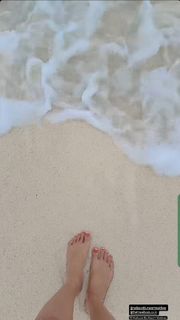 Hiba Nawab feet photo 11