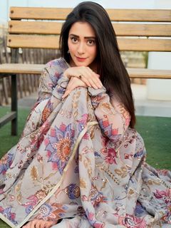 Hiba Nawab feet photo 1