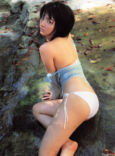 Hikari Mitsushima feet photo 11