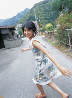 Hikari Mitsushima feet photo 5