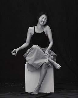 Hikari Mitsushima feet photo 2