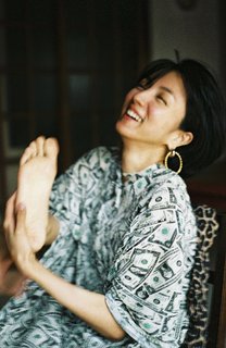 Hikari Mitsushima feet photo 17