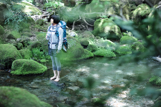 Hikaru Utada feet photo 2