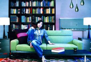 Hikaru Utada feet photo 2