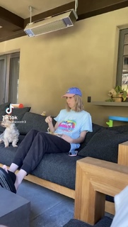 Hila Klein feet photo thumbnail