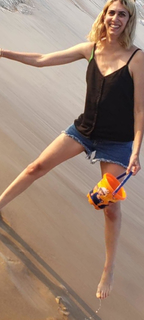 Hila Klein feet photo thumbnail