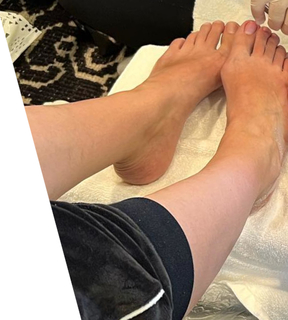 Hila Klein feet photo thumbnail
