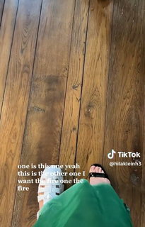 Hila Klein feet photo thumbnail
