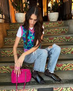 Hila Klein feet photo thumbnail