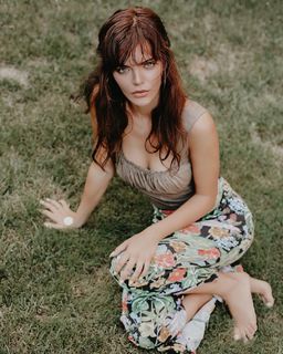 Hilal Altinbilek feet photo thumbnail