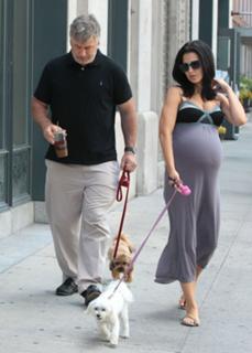 Hilaria Baldwin feet photo thumbnail