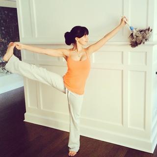 Hilaria Baldwin feet photo thumbnail