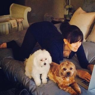 Hilaria Baldwin feet photo thumbnail