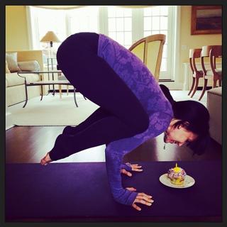 Hilaria Baldwin feet photo thumbnail