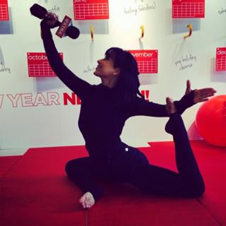 Hilaria Baldwin feet photo thumbnail