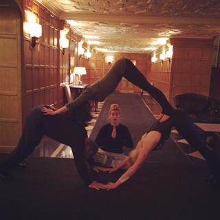 Hilaria Baldwin feet photo thumbnail