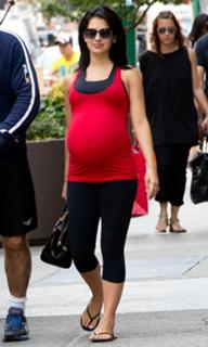 Hilaria Baldwin feet photo thumbnail