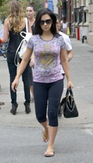 Hilaria Baldwin feet photo thumbnail