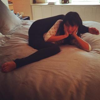 Hilaria Baldwin feet photo thumbnail