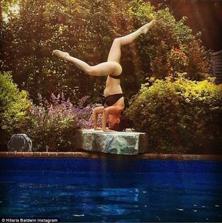 Hilaria Baldwin feet photo thumbnail