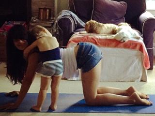 Hilaria Baldwin feet photo thumbnail