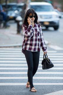 Hilaria Baldwin feet photo thumbnail