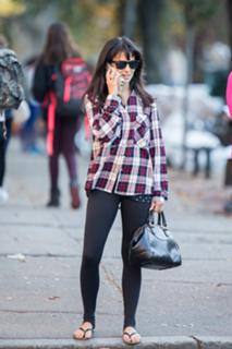 Hilaria Baldwin feet photo thumbnail