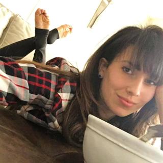 Hilaria Baldwin feet photo thumbnail