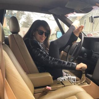 Hilaria Baldwin feet photo thumbnail