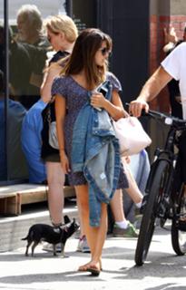 Hilaria Baldwin feet photo thumbnail