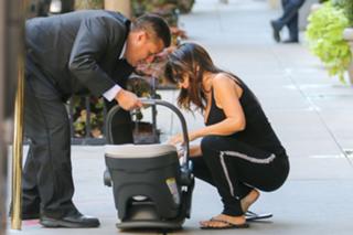 Hilaria Baldwin feet photo thumbnail