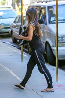 Hilaria Baldwin feet photo thumbnail