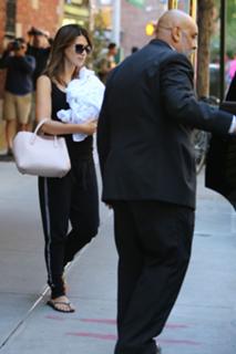 Hilaria Baldwin feet photo thumbnail