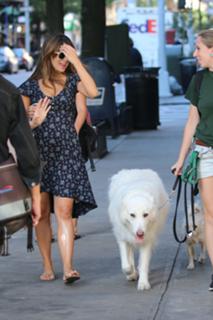 Hilaria Baldwin feet photo thumbnail