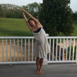 Hilaria Baldwin feet photo thumbnail