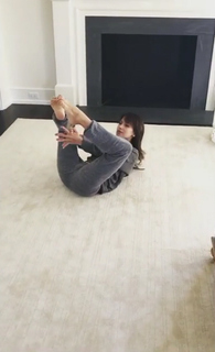 Hilaria Baldwin feet photo thumbnail