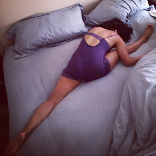 Hilaria Baldwin feet photo thumbnail