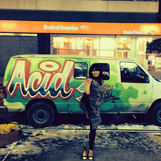 Hilaria Baldwin feet photo thumbnail