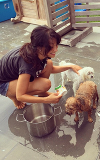 Hilaria Baldwin feet photo thumbnail