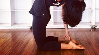Hilaria Baldwin feet photo thumbnail
